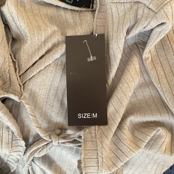 Grey Top - Picture 4 of 4